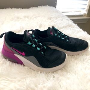 Girl air nike max motion 2